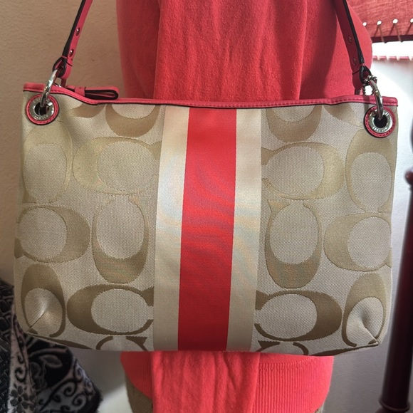 NWOT COACH medium sized handbag. Zip closure, multicolor tag & beautiful color. - Picture 10 of 16